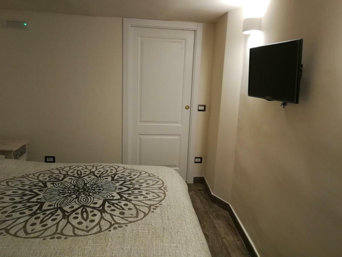 Casa Di Gio - Duomo Apartment Napoli Exterior foto